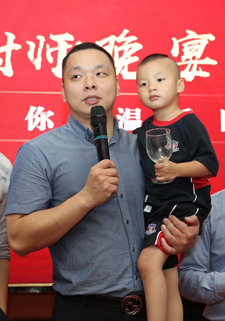 亚新(中国)有限公司大学